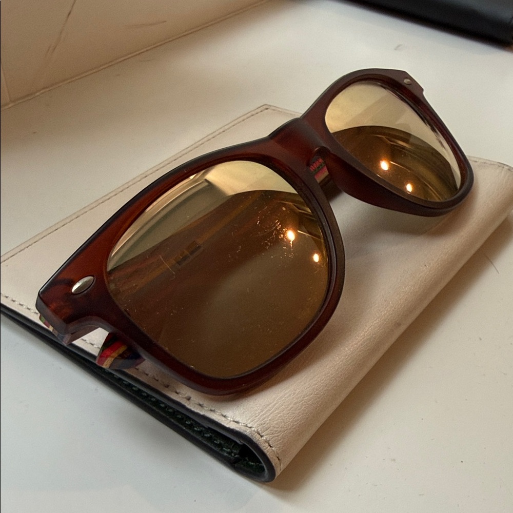 Stylish Brown Sunglasses with Gold Lenses (unbranded)